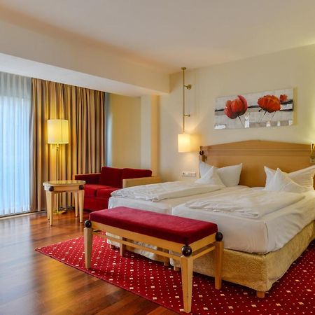 Hotel Poeker เมพเพิน ภายนอก รูปภาพ