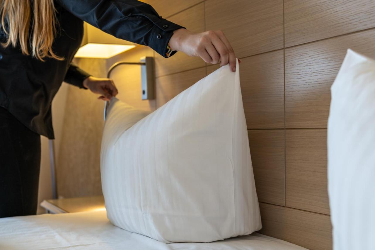 Hotel Poeker เมพเพิน ภายนอก รูปภาพ