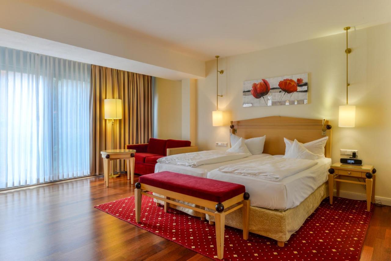 Hotel Poeker เมพเพิน ภายนอก รูปภาพ