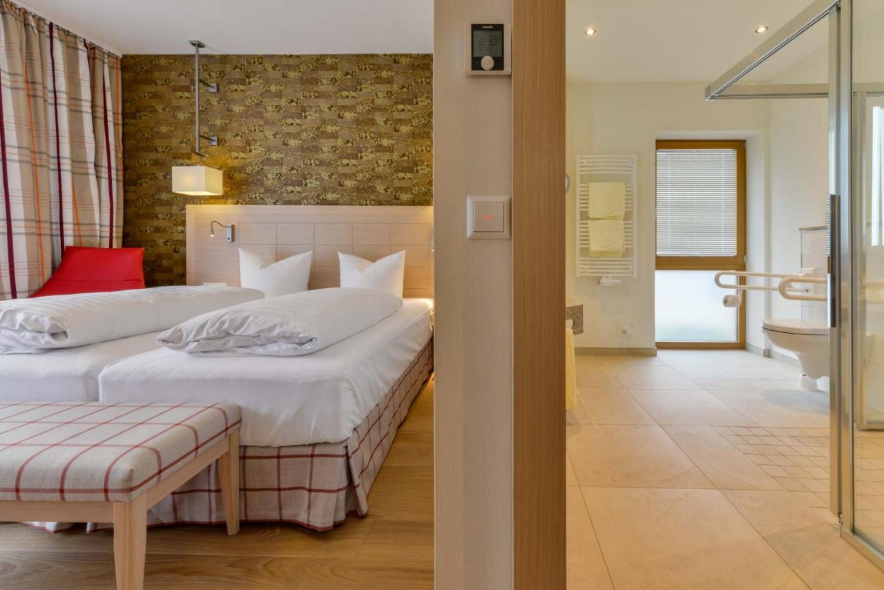 Hotel Poeker เมพเพิน ภายนอก รูปภาพ
