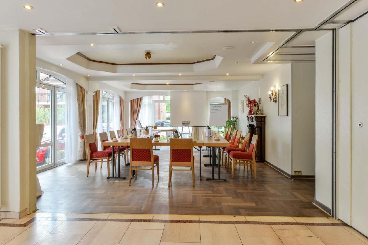 Hotel Poeker เมพเพิน ภายนอก รูปภาพ