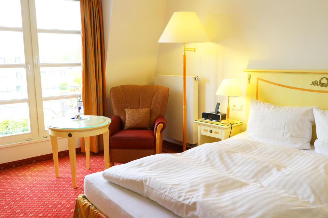 Hotel Poeker เมพเพิน ภายนอก รูปภาพ